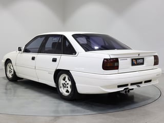 1989 HSV VN SV89 Build No 149 - Alpine White