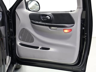 2004 Ford F-150 SVT Lightning RHD - Raven Black 