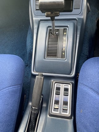 1982 VH SL/E Commodore 5 Litre V8 Shadow Tone