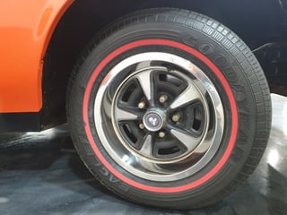 1977 HX Holden Sandman Panelvan