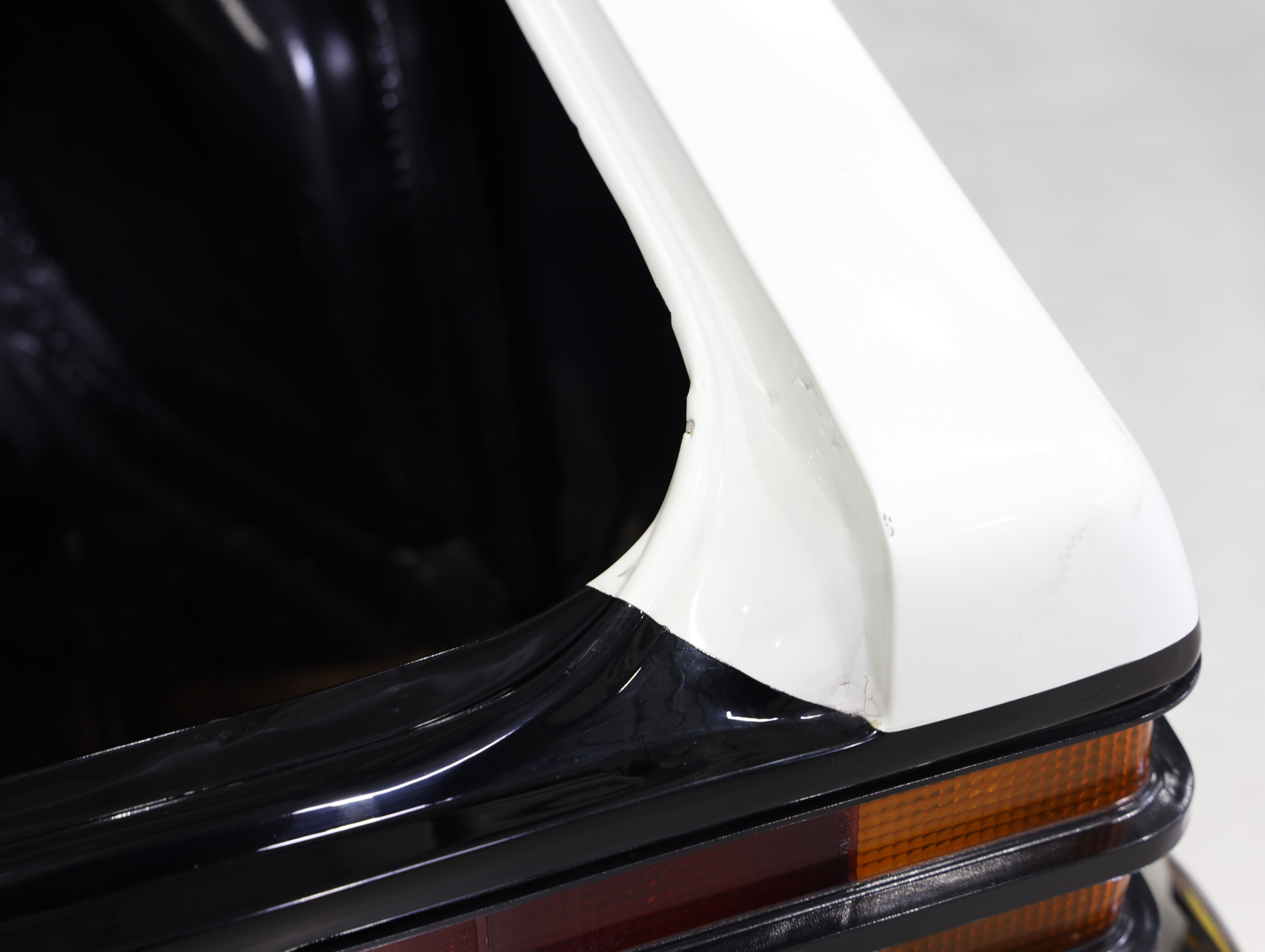 1974 Holden LH Torana L34 SLR 5000 - Glacier White