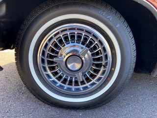 1966 Pontiac Bonneville Brougham - 389 V8