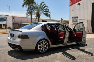2008 HSV W427 Build No. 17 of 137 - 2,586 km