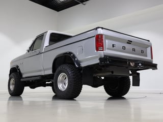 1982 Ford F-Series Pickup F100 RHD 4x4 - 351 V8