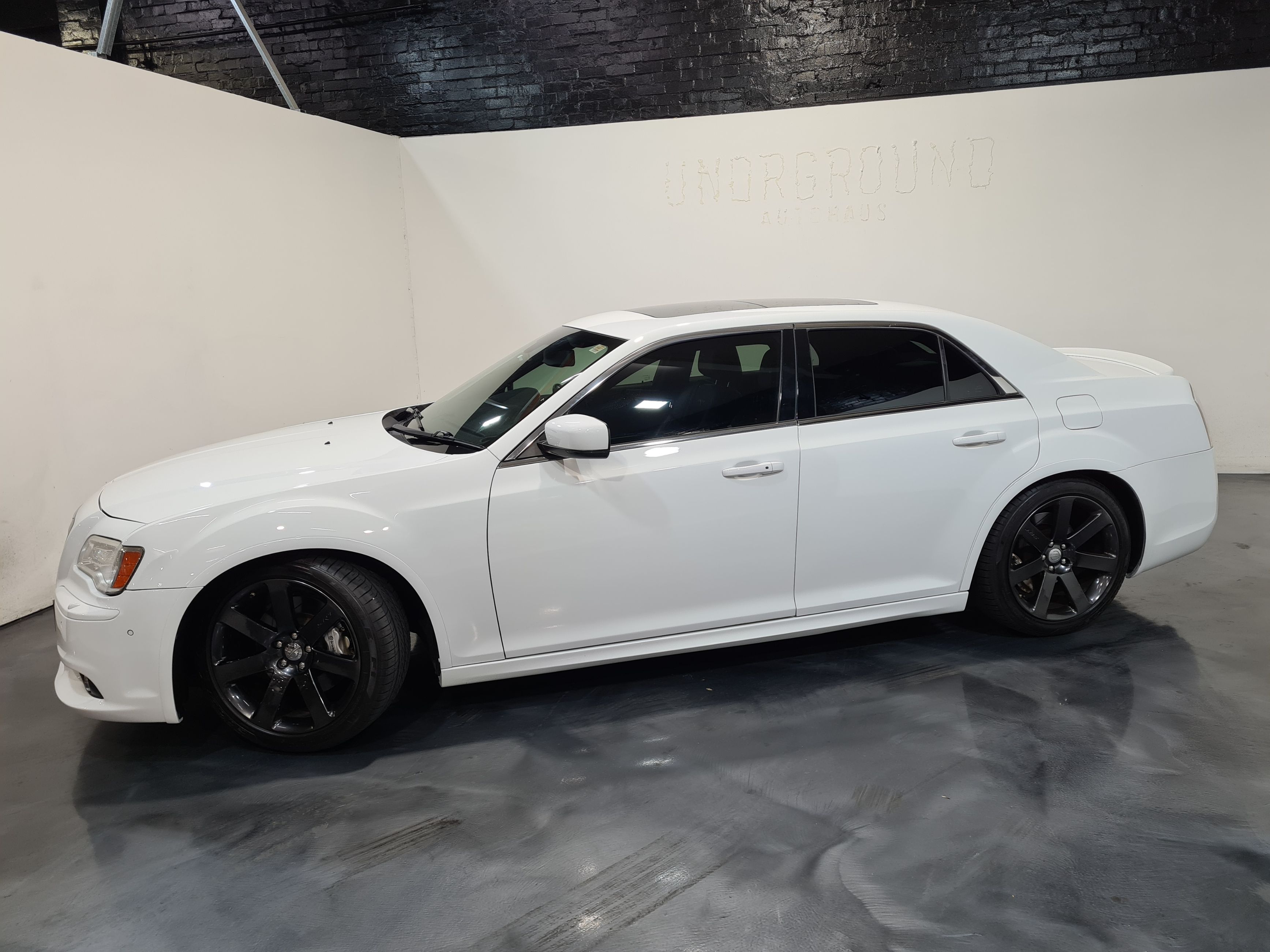 2012 Chrysler 300 SRT8 6.4L V8