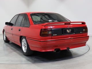 1990 Holden VN  5.0L V8 - SV Enhanced Build No E789 - Maranello Red