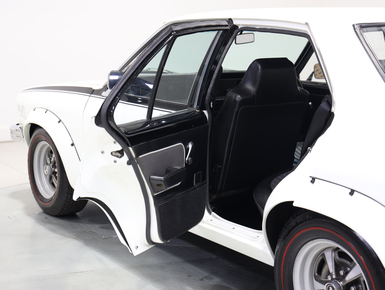 1974 Holden LH Torana L34 SLR 5000 - Glacier White