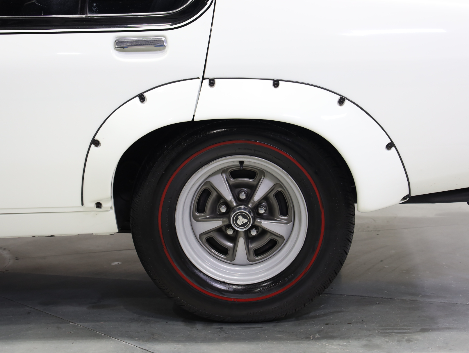1974 Holden LH Torana L34 SLR 5000 - Glacier White