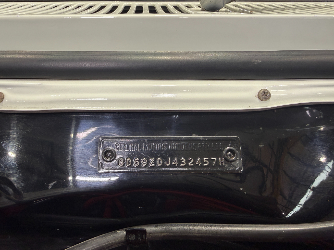 1974 Holden LH Torana L34 SLR 5000 - Glacier White