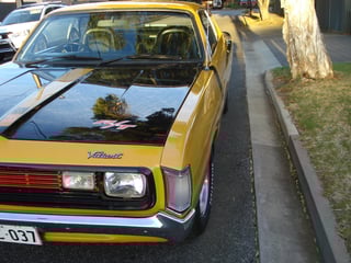 VH R/T E37 Valiant Charger