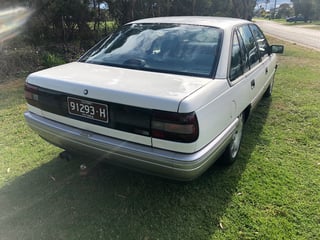 1990 VN Holden Calais 5.0L V8