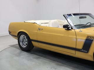 1970 Ford Mustang Convertible 302ci - Bright Gold 
