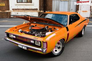 VH Valiant Pacer R/T Hardtop 340 6 Pack V8