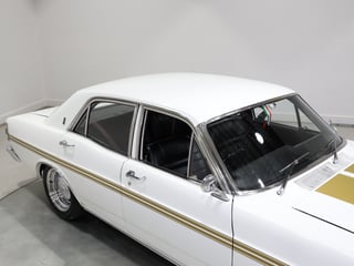 1971 Ford XY Fairmont 302ci Windsor - Ultra White