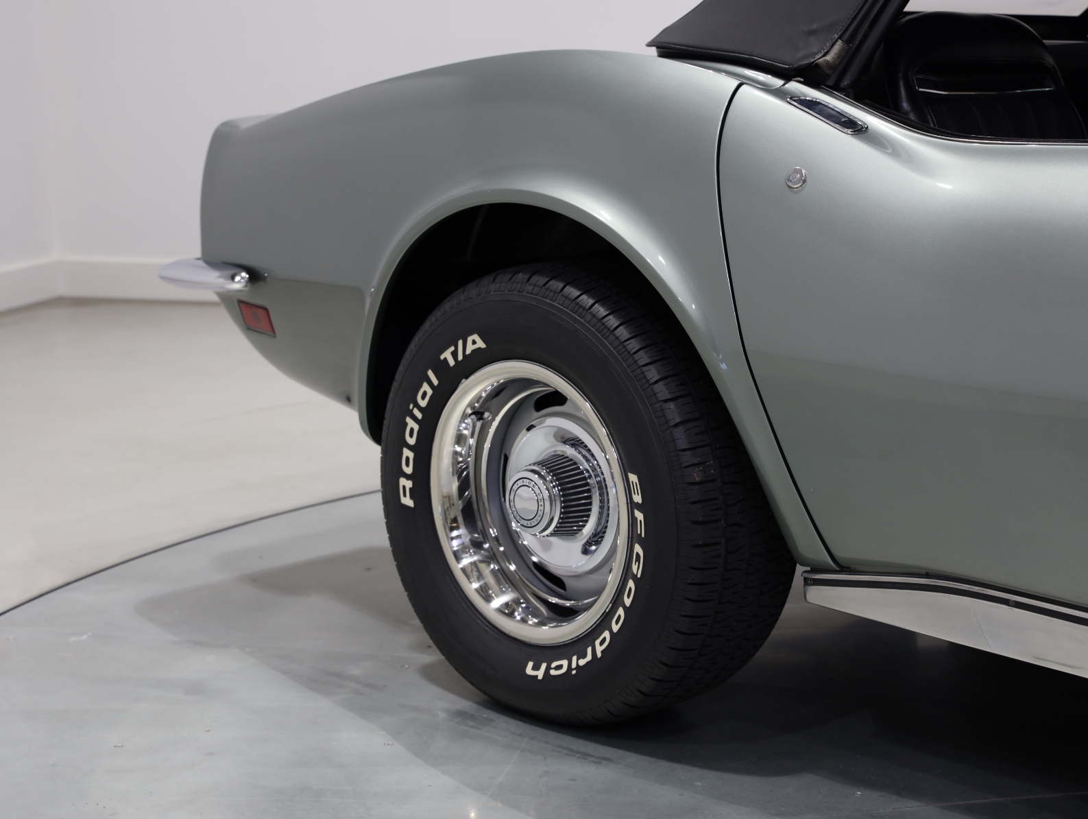 1971 Chevrolet C3 Corvette Stingray 13,347 miles - Steel Cities Grey