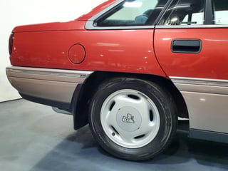 1990 VN Calais Series II - 5.0 Litre V8 5 Speed Manual