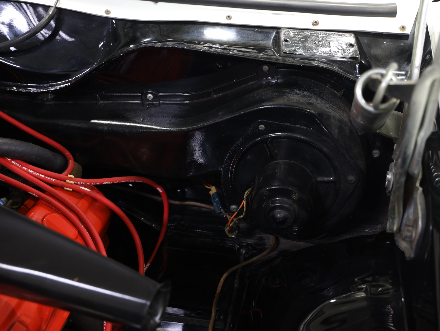 1974 Holden LH Torana L34 SLR 5000 - Glacier White