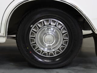 1971 Ford XY Fairmont 302 V8 - Ultra White