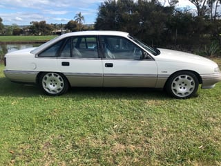 1990 VN Holden Calais 5.0L V8