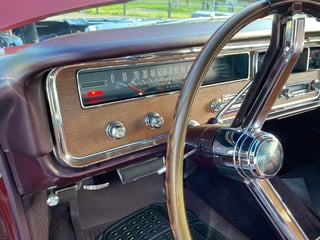 1966 Pontiac Bonneville Brougham - 389 V8