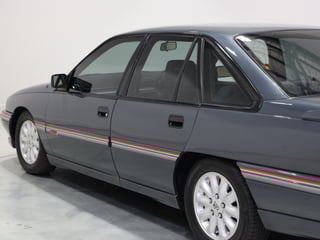 1990 Holden VN SS - Atlas Grey 