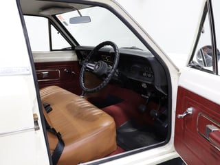 1971 Chrysler VG Valiant Wayfarer Utility 318ci Fireball V8 - Bondi Bleach White