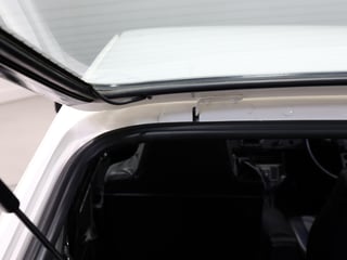 1976 Holden LX Torana SS Hatchback - 5.0L Trimatic - Cotillion White