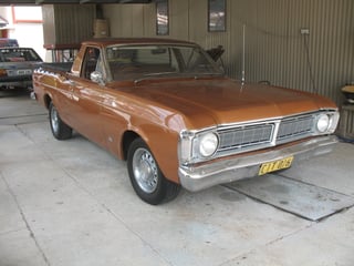 XY Falcon Ute 302 V8