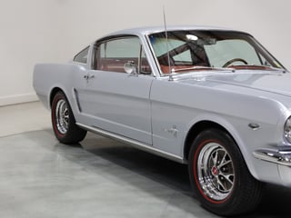 1965 Ford Mustang Fastback 2+2 - Silver Smoke Grey