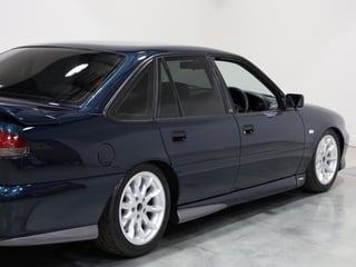 1996 HSV VS Senator 215i Build No 884 - Botanica Blue Mica