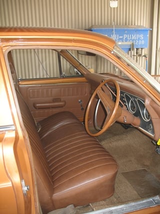 XY Falcon Ute 302 V8