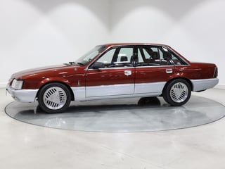 1985 Holden HDT VK Calais Director 333 Pack -  5.0 Litre V8