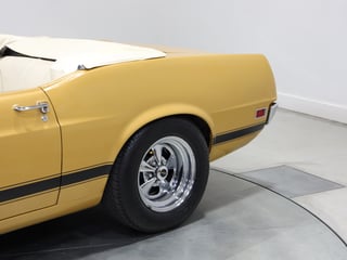 1970 Ford Mustang Convertible 302ci - Bright Gold 