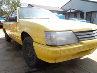 VK Commodore Ex Police Chaser