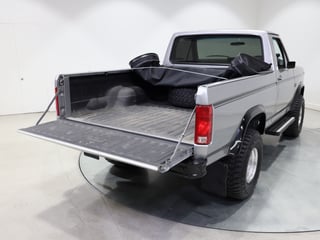 1982 Ford F-Series Pickup F100 RHD 4x4 - 351 V8