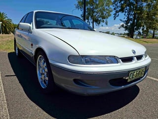 1995 VS Holden Calais 5 Litre V8