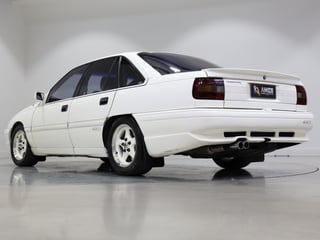 1989 HSV VN SV89 Build No 149 - Alpine White