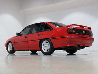 1990 Holden VN  5.0L V8 - SV Enhanced Build No E789 - Maranello Red