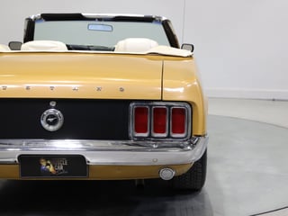 1970 Ford Mustang Convertible 302ci - Bright Gold 