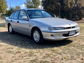 1994 VR Commodore Acclaim Series II