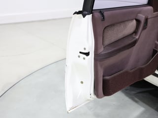 1989 HSV VN SV89 Build No 149 - Alpine White