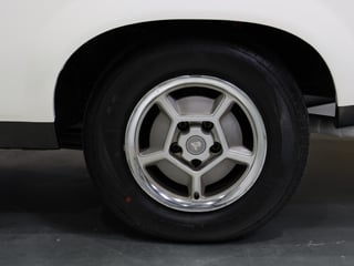 1976 Holden LX Torana SS Hatchback - 5.0L Trimatic - Cotillion White