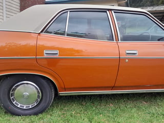 1976 XB Ford Fairmont 302 V8 - Copper Bronze
