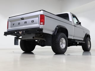 1982 Ford F-Series Pickup F100 RHD 4x4 - 351 V8