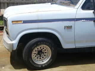 1986 Ford F100 4 x 2