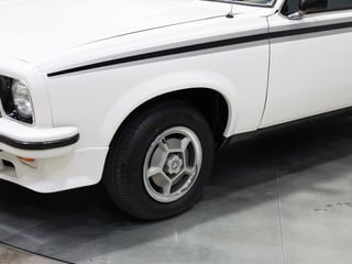 1976 Holden LX Torana SS Hatchback - 5.0L Trimatic - Cotillion White