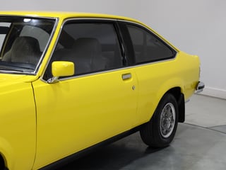 1977 Holden LX Torana SL 253 V8 Hatchback - Absinth Yellow