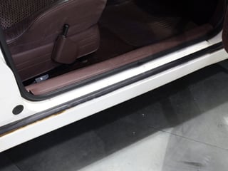 1989 HSV VN SV89 Build No 149 - Alpine White