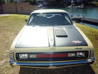 VH R/T E38 Valiant Charger