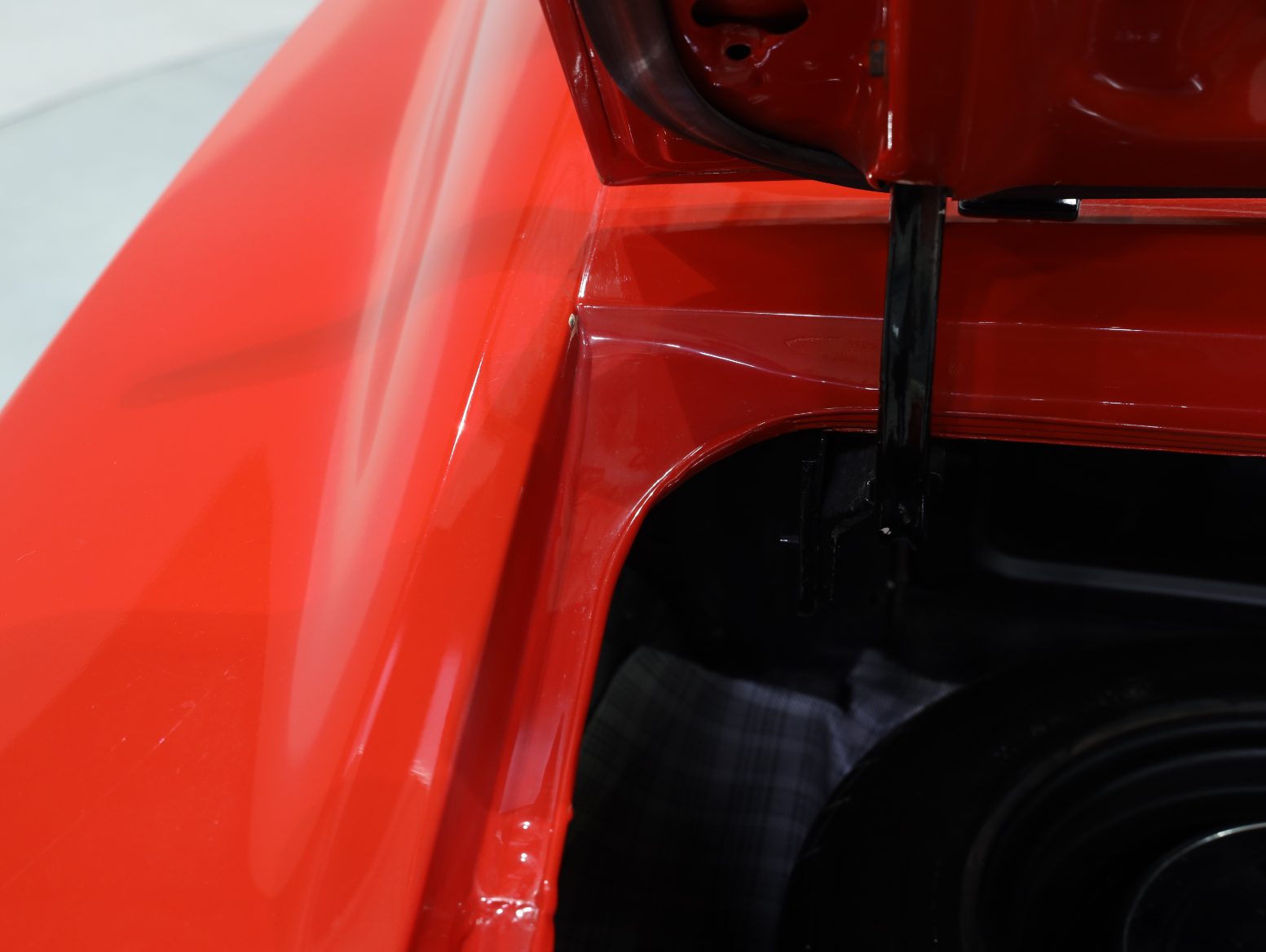 1969 Ford Mustang Mach 1 - Candy Apple Red 